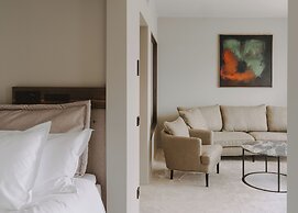 Season Hotel