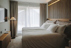 Season Hotel