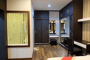 Eastpana 304(R1) Executive Residence