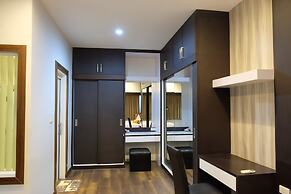 Eastpana 304(R1) Executive Residence
