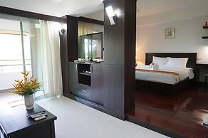 Eastpana 304(R1) Executive Residence