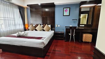Eastpana 304(R1) Executive Residence