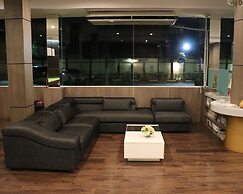 Eastpana 304(R1) Executive Residence