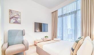Spacious Azizi Riviera Studio