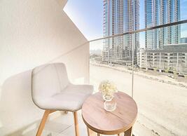 Spacious Azizi Riviera Studio