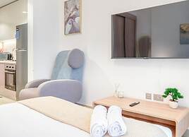 Spacious Azizi Riviera Studio