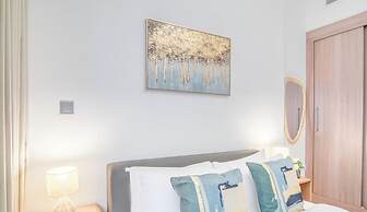 Spacious Azizi Riviera Studio