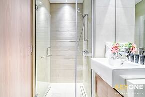 Spacious Azizi Riviera Studio
