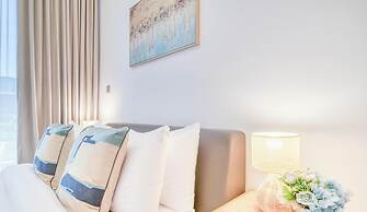 Spacious Azizi Riviera Studio