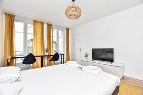 Superb Apartment for 6 People in Paris