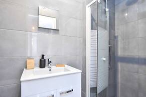 Superb Apartment for 6 People in Paris