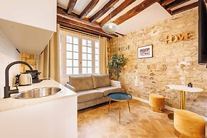 Chic, Comfortable Flat Near rue Montmartre