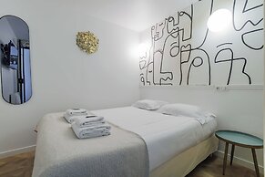 Chic, Comfortable Flat Near rue Montmartre