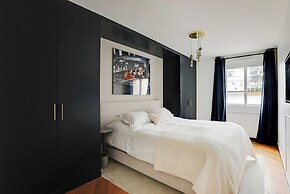 Modern, Spacious Apartment Just Outside Paris