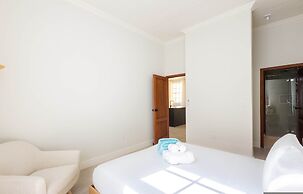 Chic Broadway Apartment in Central Willemstad