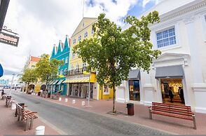 Chic Broadway Apartment in Central Willemstad