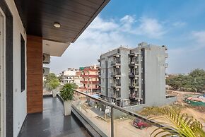 Saavi Hotel Sector- 46