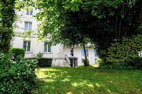 Elegant Triplex With Private Parking-2br/4p-honfleur