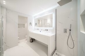 Charming Oasis With Terrace 4 BD/ 8P - Cannes