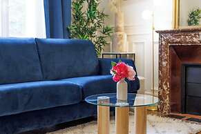 Chic and Refined Apartment