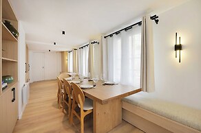 Elegant Apartment With 2 Rooms