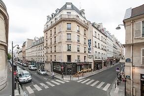 Odeon Notre Dame DE Paris A