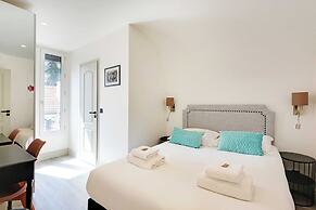 Modern Apartment With Balcony - 2br/6p- Roquette