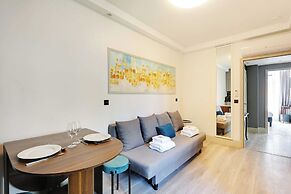 Modern Apartment With Balcony - 2br/6p- Roquette