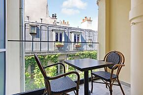 Modern Apartment With Balcony - 2br/6p- Roquette
