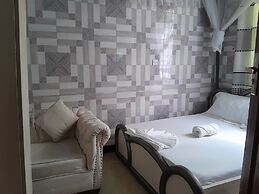 Happy Classic Lodge