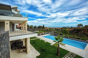 Villa Rita Pool & Spa