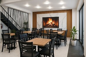 Hotel y Centro de Negocios Yoel
