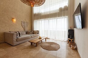 Ocean plaza by Zamá Homes