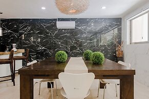 Ocean plaza by Zamá Homes
