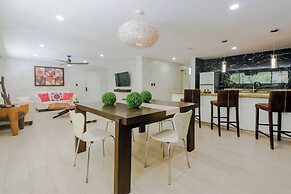 Ocean plaza by Zamá Homes