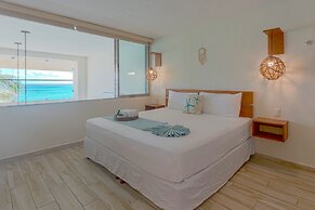 Ocean plaza by Zamá Homes
