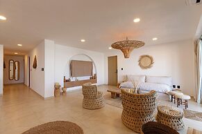 Ocean plaza by Zamá Homes