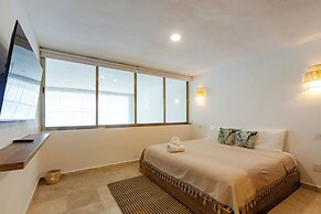 Ocean plaza by Zamá Homes