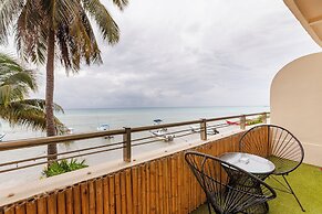 Ocean plaza by Zamá Homes