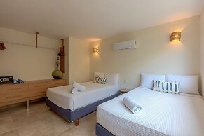 Ocean plaza by Zamá Homes