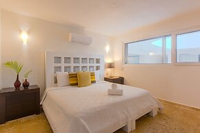 Ocean plaza by Zamá Homes