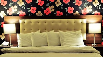 lancaster hotel apartments-Gardens
