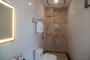 Queen Luxury Hotel