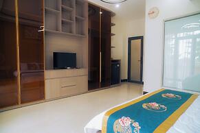 Queen Luxury Hotel