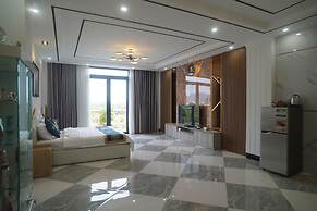 Queen Luxury Hotel