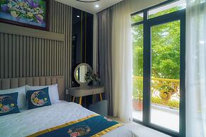 Queen Luxury Hotel