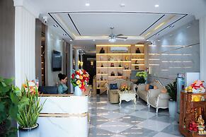 Queen Luxury Hotel
