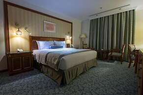 Quiet Shatea Jeddah Hotel