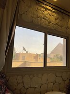 Cheristo Pyramids view inn