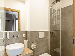 Lovely Apartment With Shared Pool